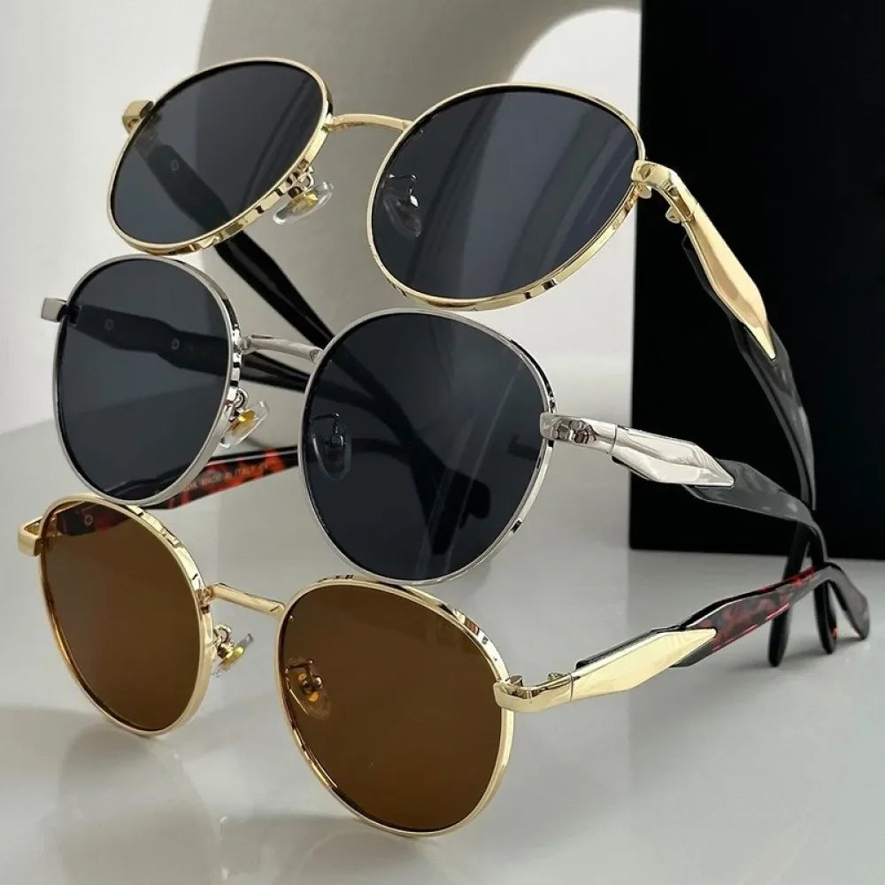 Vintage round metal sunglasses. With UV400 protection.