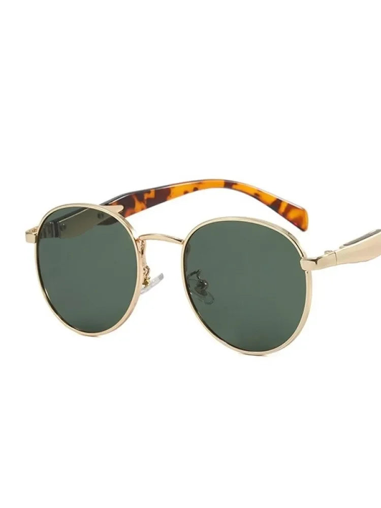 Vintage round metal sunglasses. With UV400 protection.