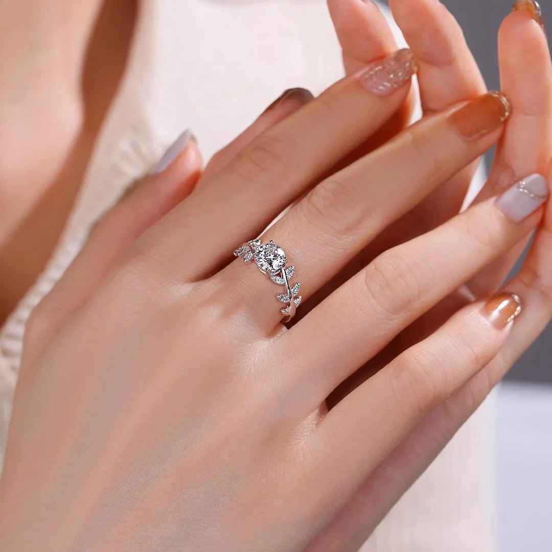 Elegant 1CT Moissanite Leaf Design Ring